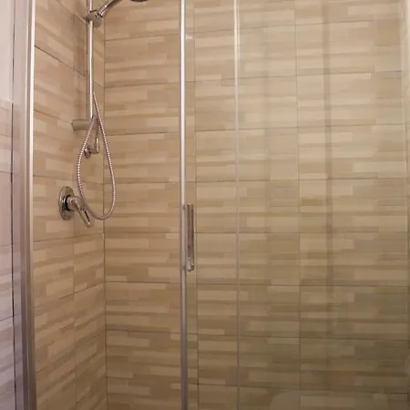 La Chiara ألغيرو